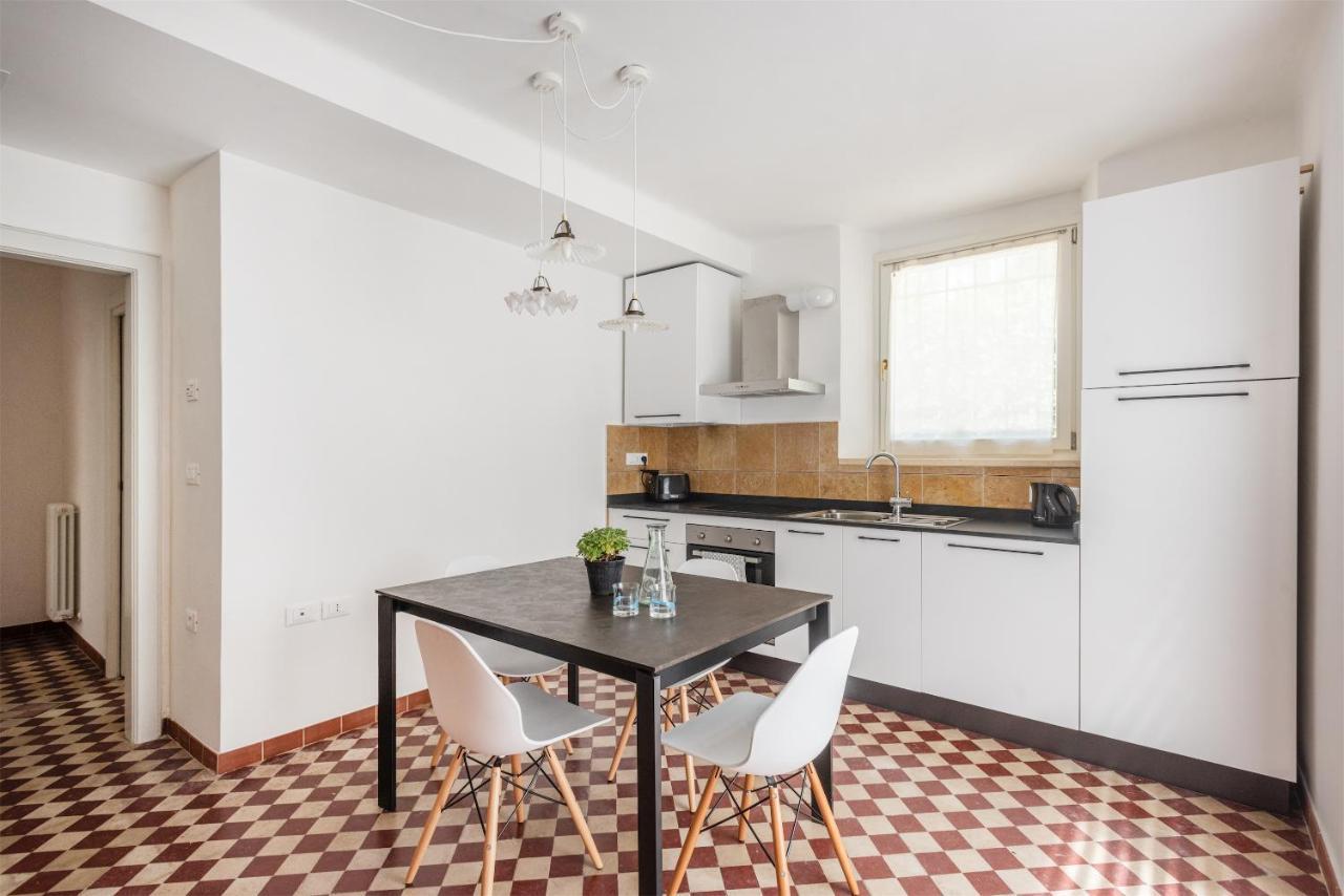 Casa Internazionale Apartment ริวาเดลการ์ดา ภายนอก รูปภาพ