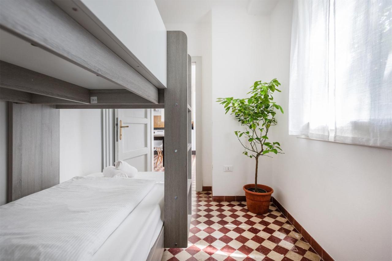Casa Internazionale Apartment ริวาเดลการ์ดา ภายนอก รูปภาพ