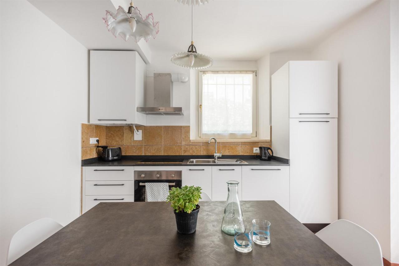 Casa Internazionale Apartment ริวาเดลการ์ดา ภายนอก รูปภาพ