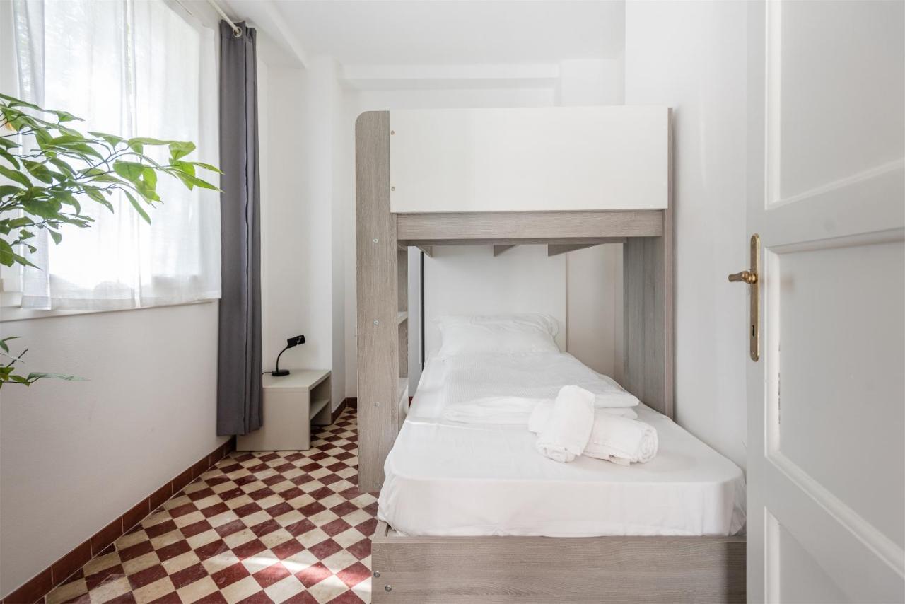 Casa Internazionale Apartment ริวาเดลการ์ดา ภายนอก รูปภาพ