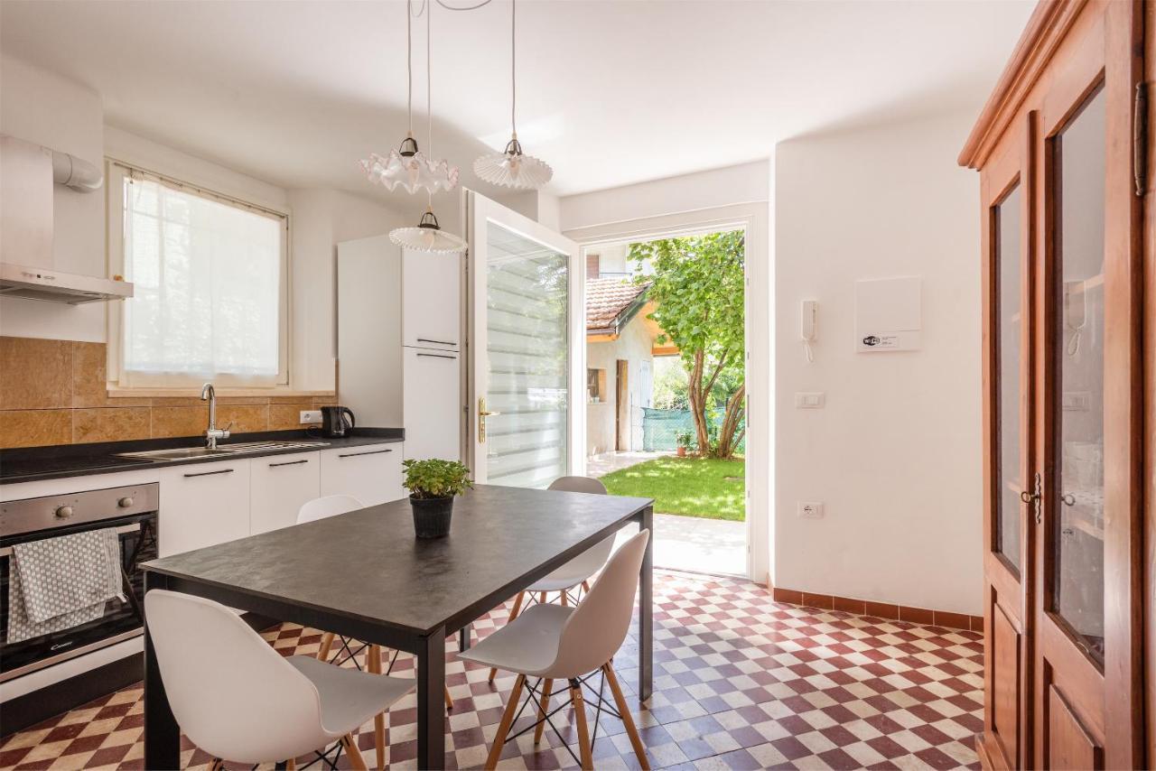 Casa Internazionale Apartment ริวาเดลการ์ดา ภายนอก รูปภาพ