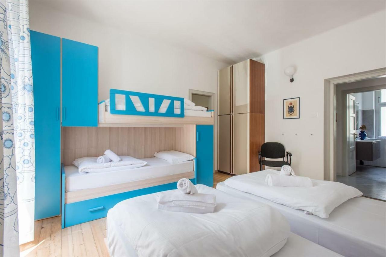 Casa Internazionale Apartment ริวาเดลการ์ดา ภายนอก รูปภาพ