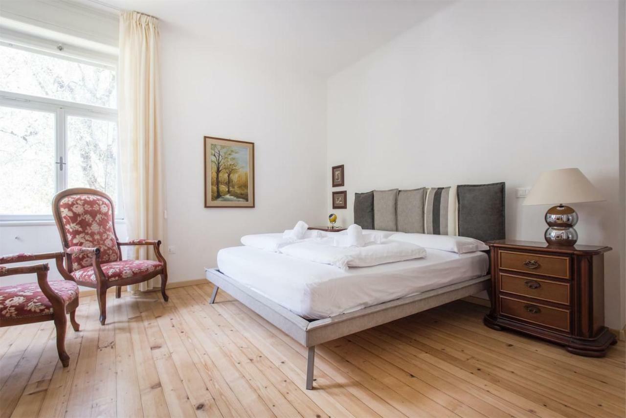 Casa Internazionale Apartment ริวาเดลการ์ดา ภายนอก รูปภาพ