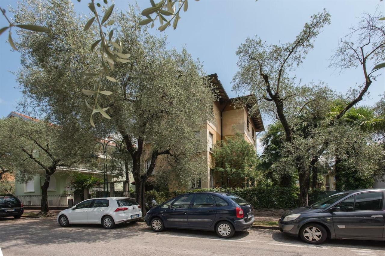 Casa Internazionale Apartment ริวาเดลการ์ดา ภายนอก รูปภาพ