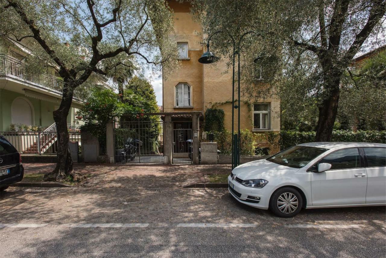 Casa Internazionale Apartment ริวาเดลการ์ดา ภายนอก รูปภาพ